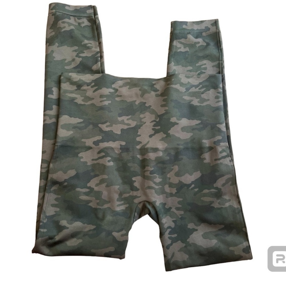NWT Look At Me Now Seamless Camo Leggings